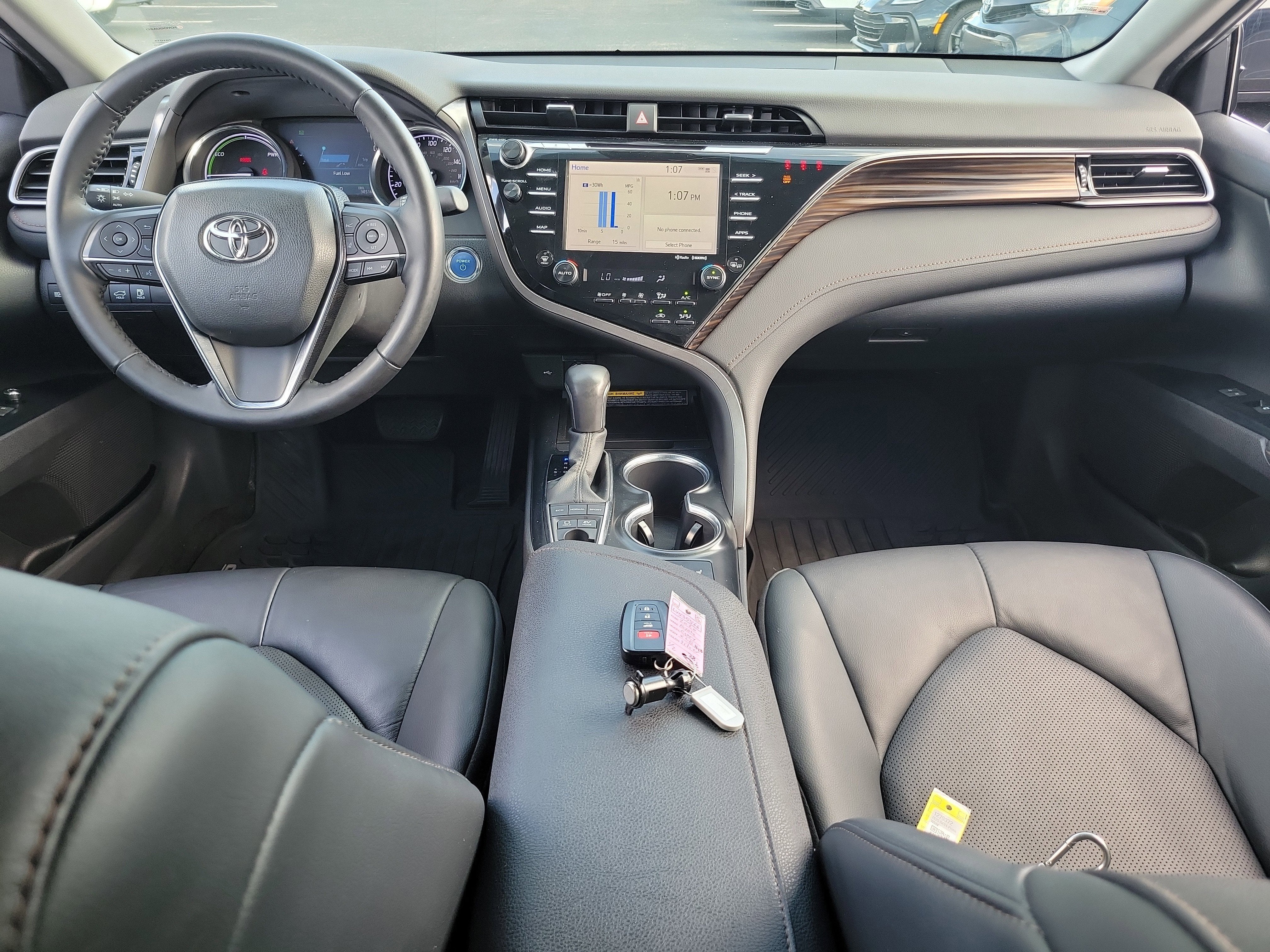 2020 Toyota Camry Hybrid XLE