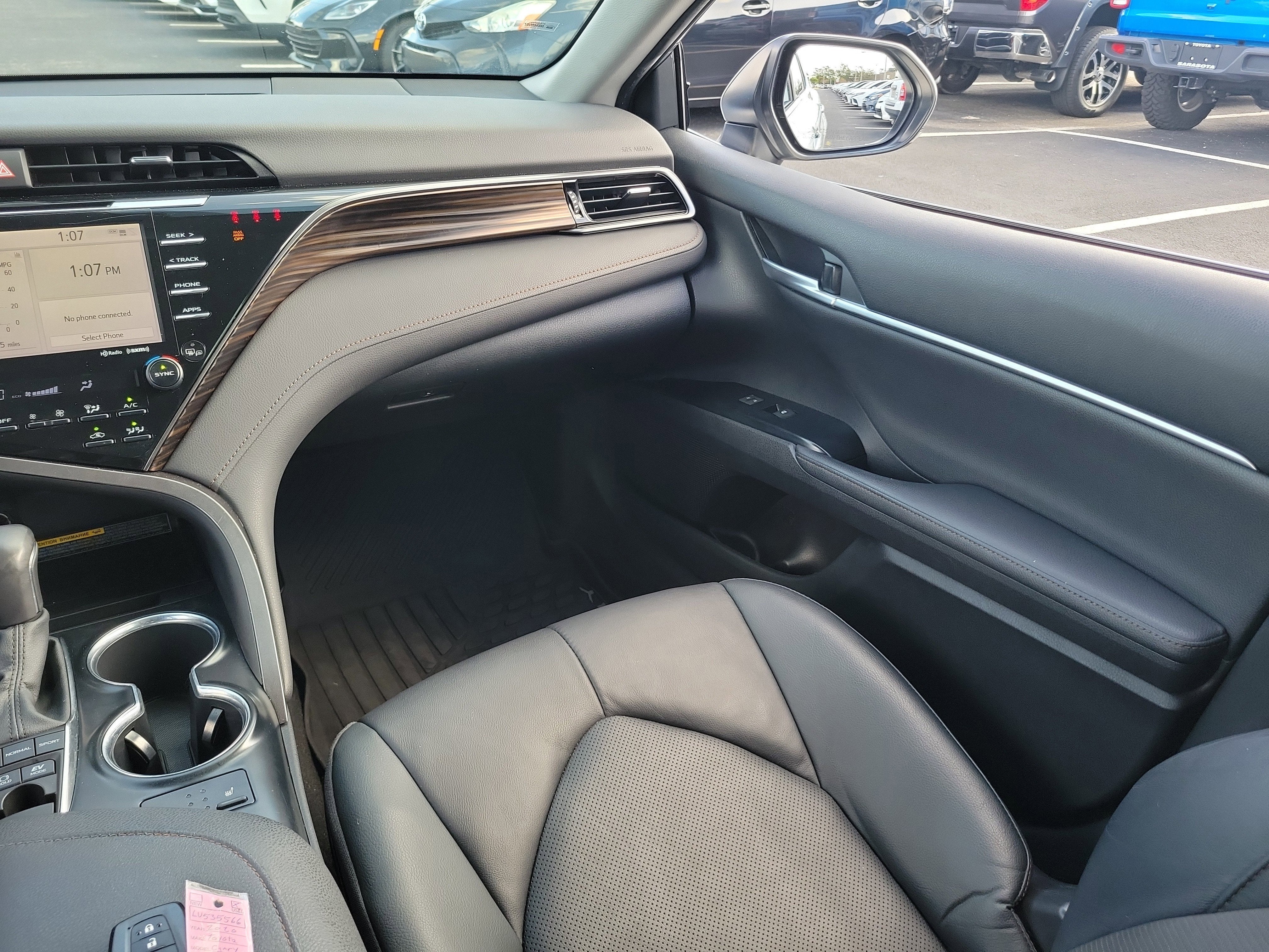 2020 Toyota Camry Hybrid XLE