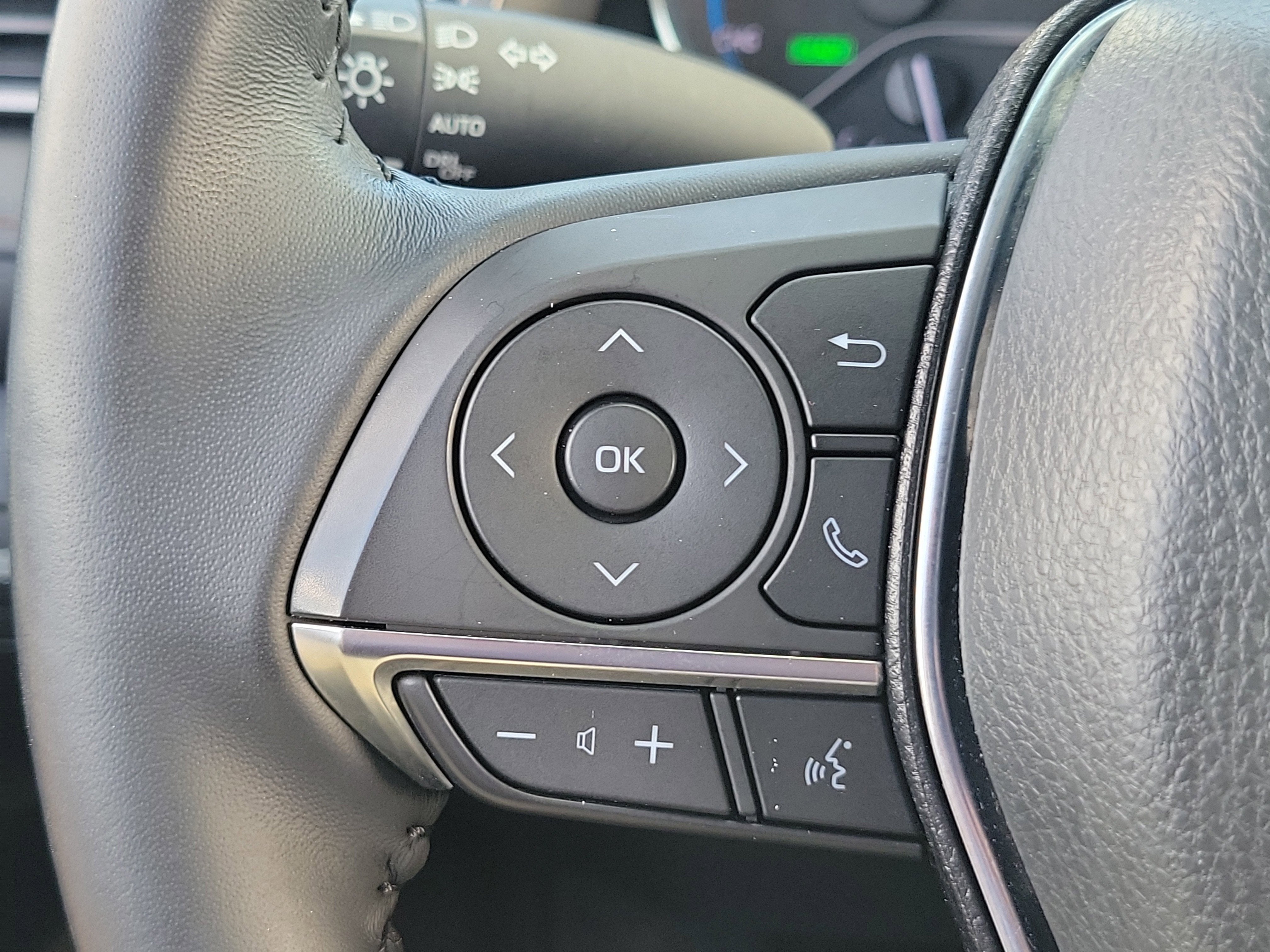 2020 Toyota Camry Hybrid XLE