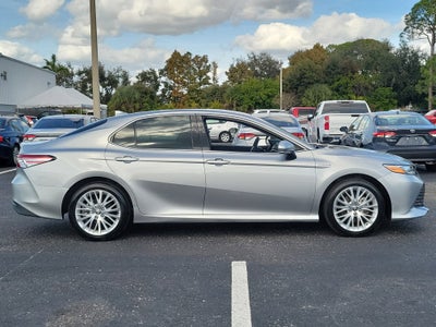 2020 Toyota Camry Hybrid XLE