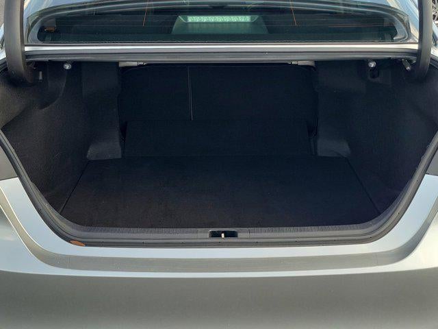 2020 Toyota Camry Hybrid XLE