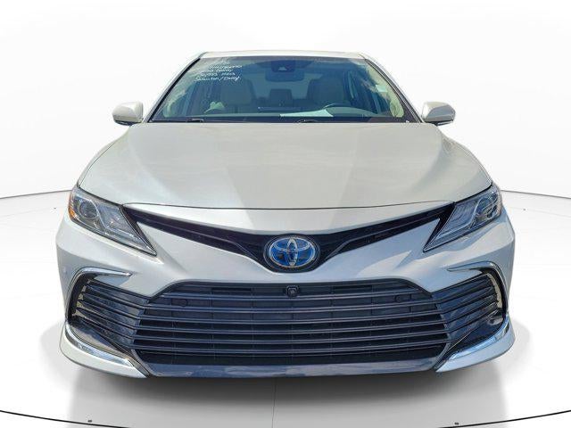 2022 Toyota Camry Hybrid XLE