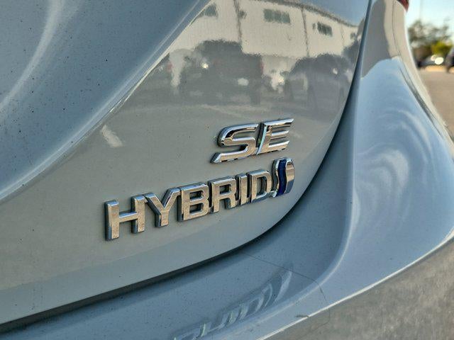 2022 Toyota Camry Hybrid SE