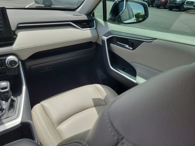 2022 Toyota RAV4 Hybrid XLE