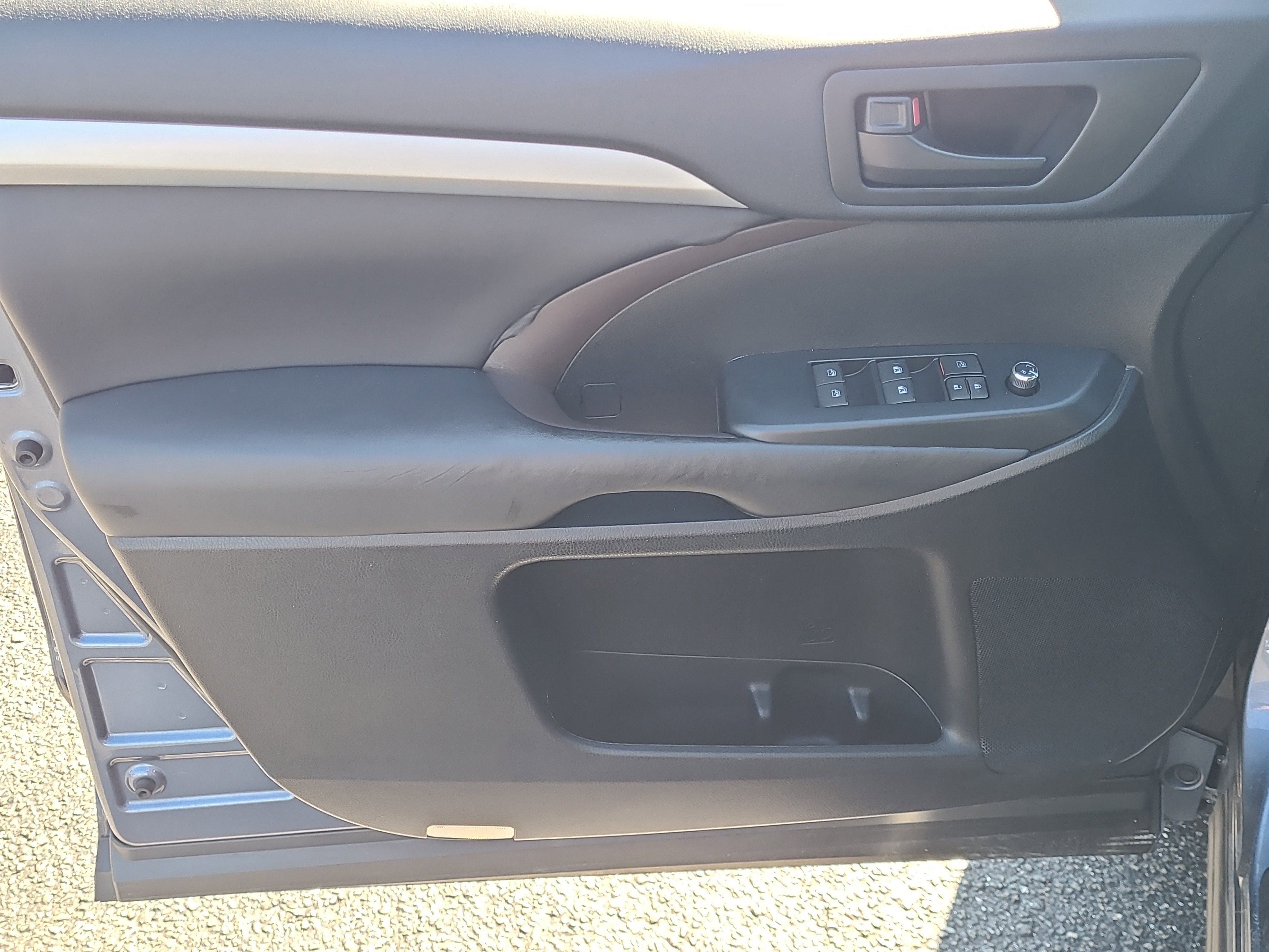 2017 Toyota Highlander LE