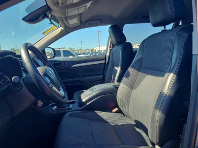 2017 Toyota Highlander LE