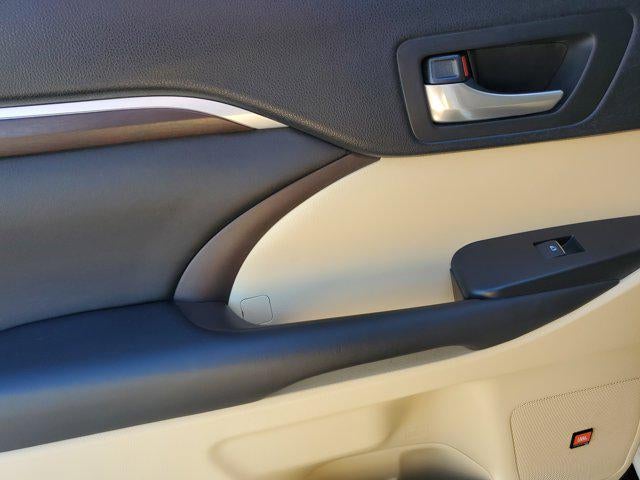 2016 Toyota Highlander Limited Platinum V6