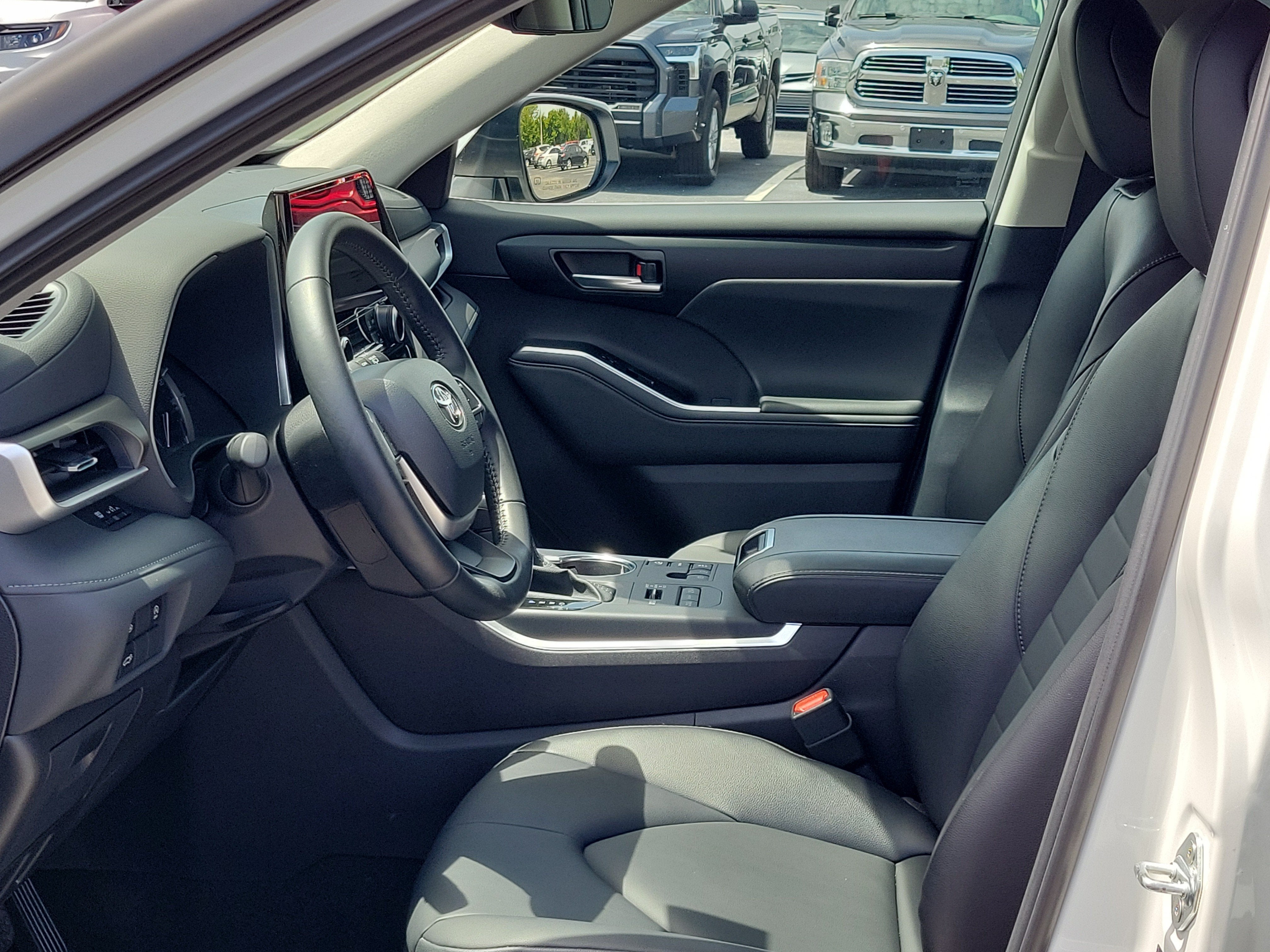 2025 Toyota Highlander XLE