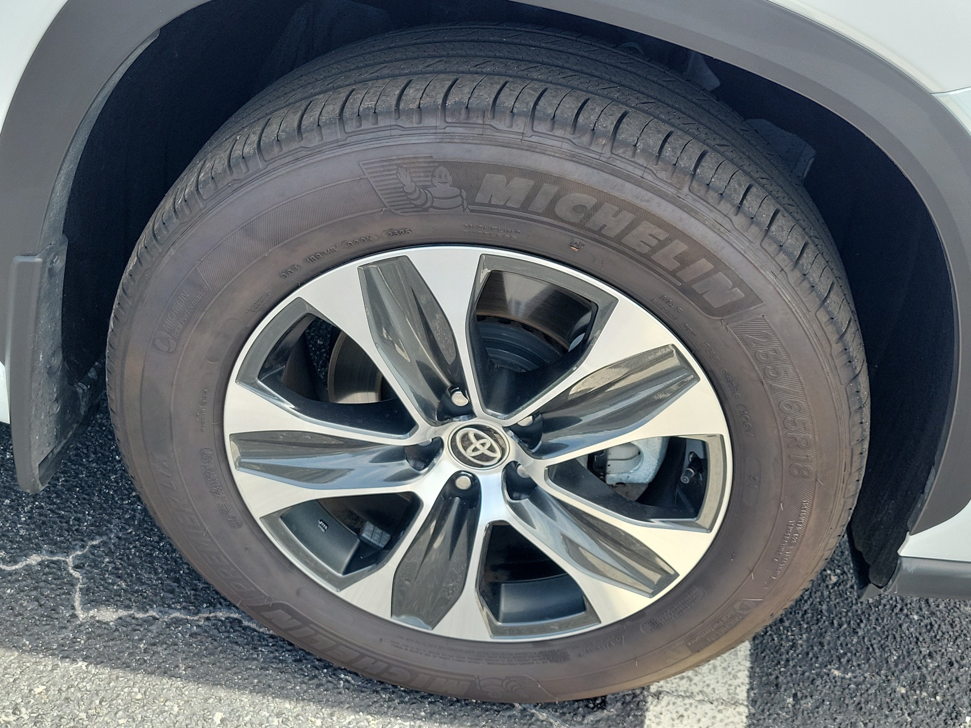 2025 Toyota Highlander XLE