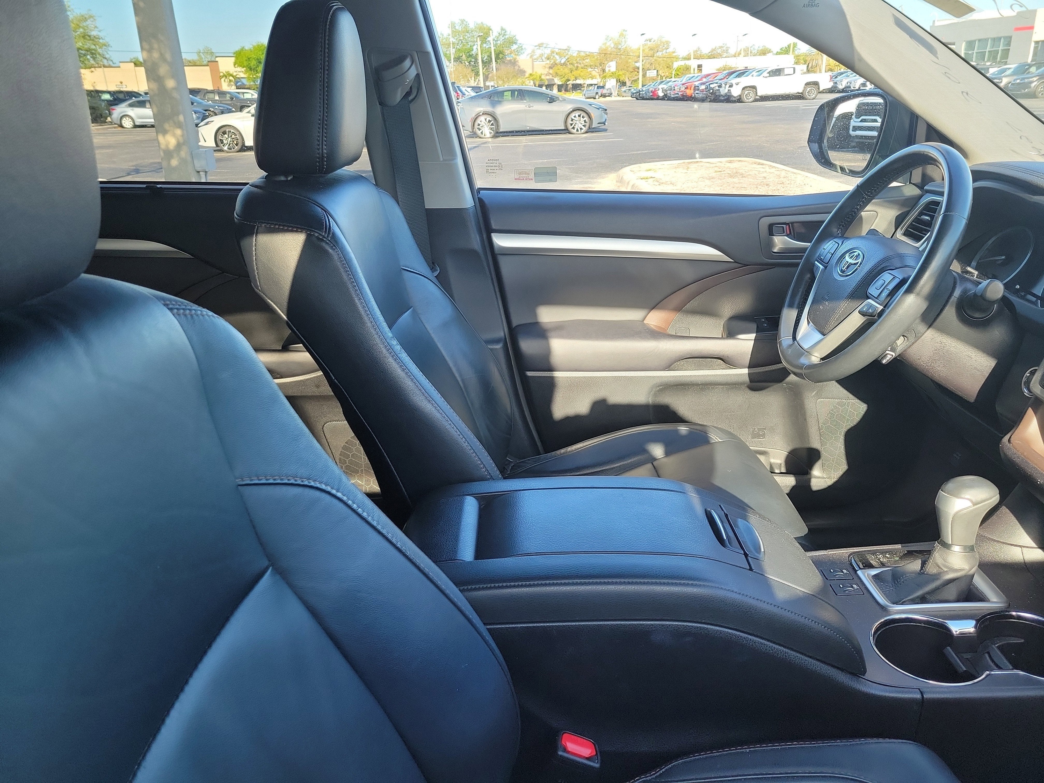 2017 Toyota Highlander Base