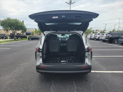 2025 Toyota Sienna XLE