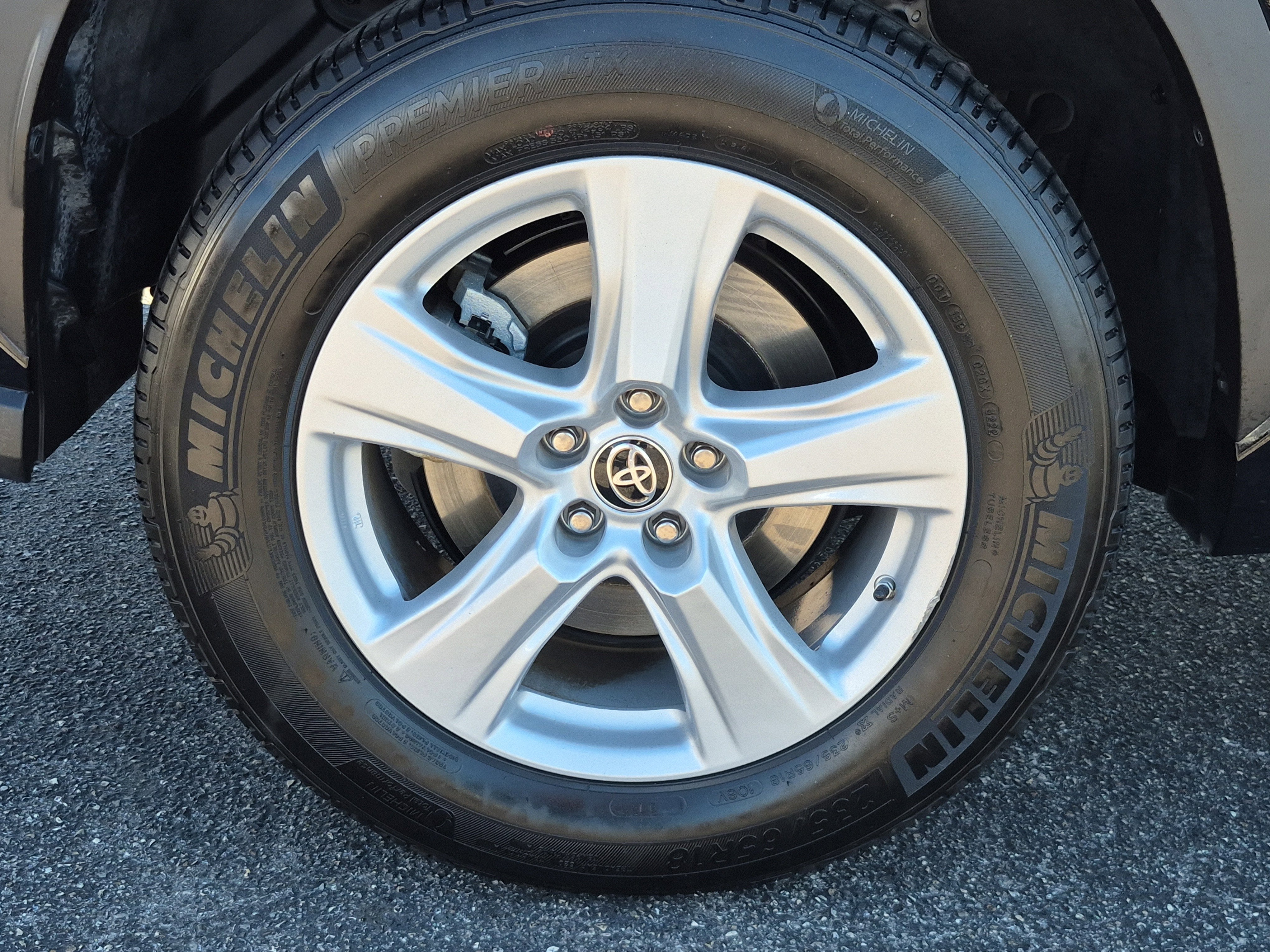 2022 Toyota Highlander LE