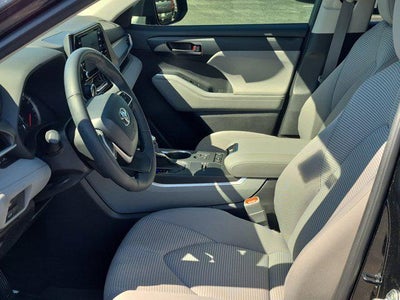 2022 Toyota Highlander LE