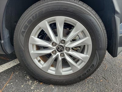2025 Toyota Corolla Cross LE
