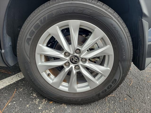 2025 Toyota Corolla Cross LE