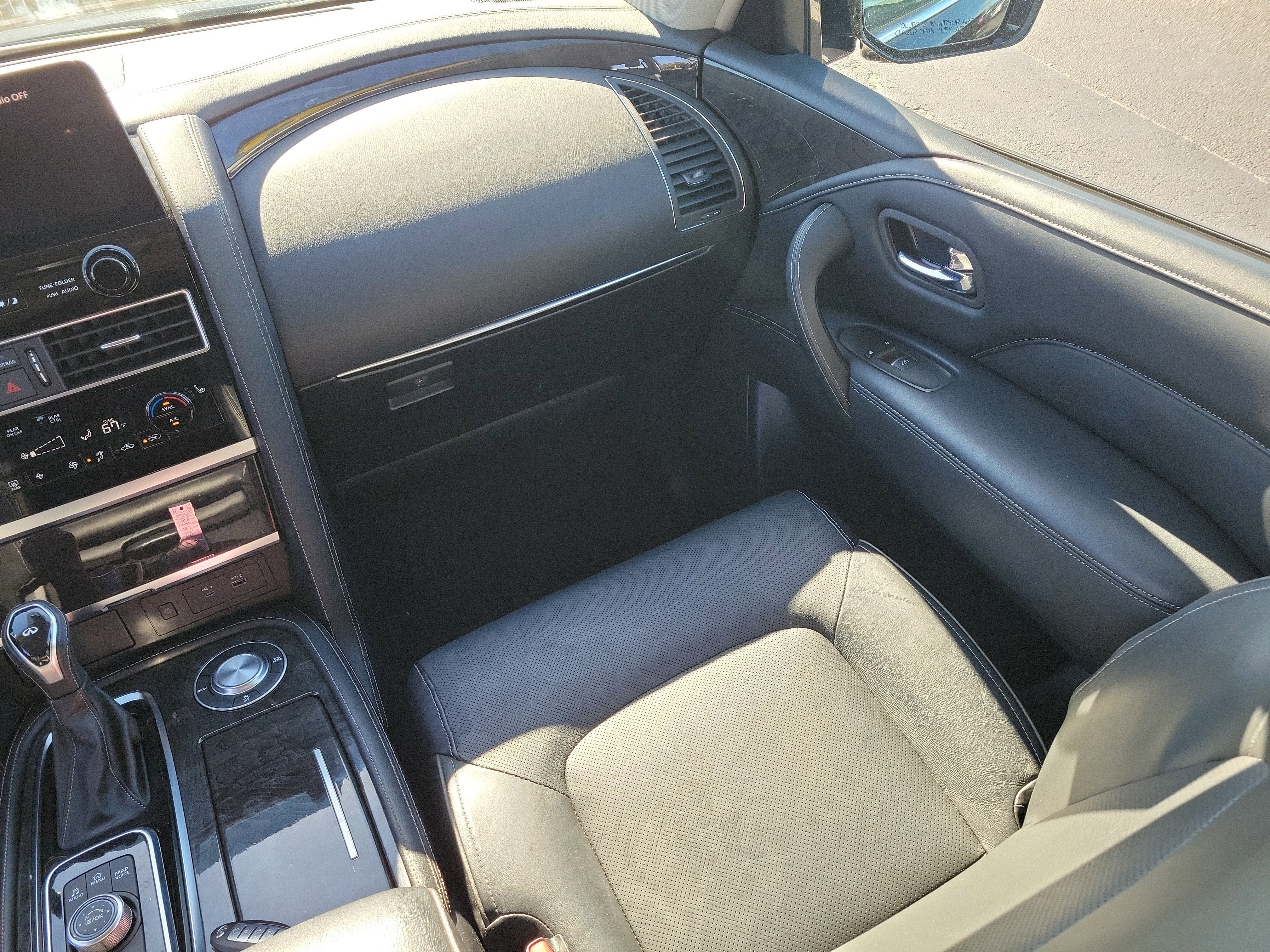 2023 INFINITI QX80 LUXE