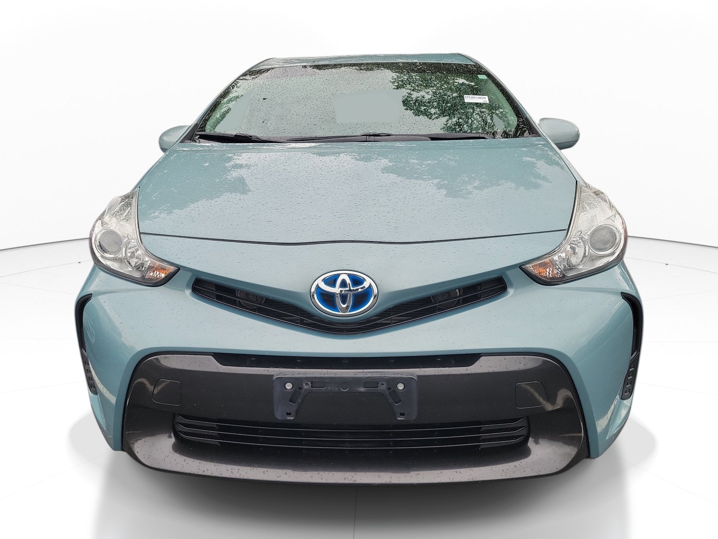 2015 Toyota Prius v Two