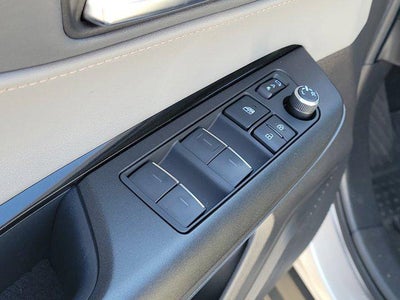 2023 Toyota Venza LE