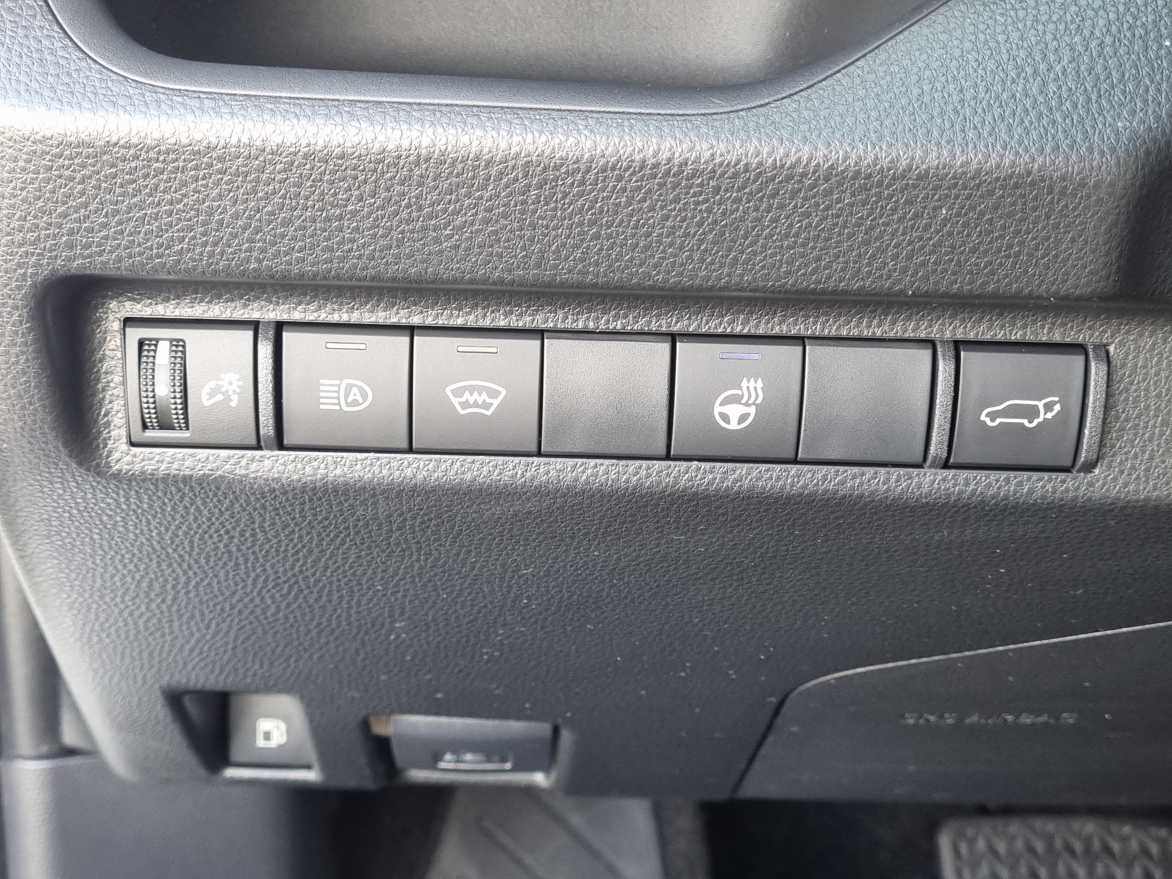 2025 Toyota RAV4 Hybrid XLE Premium