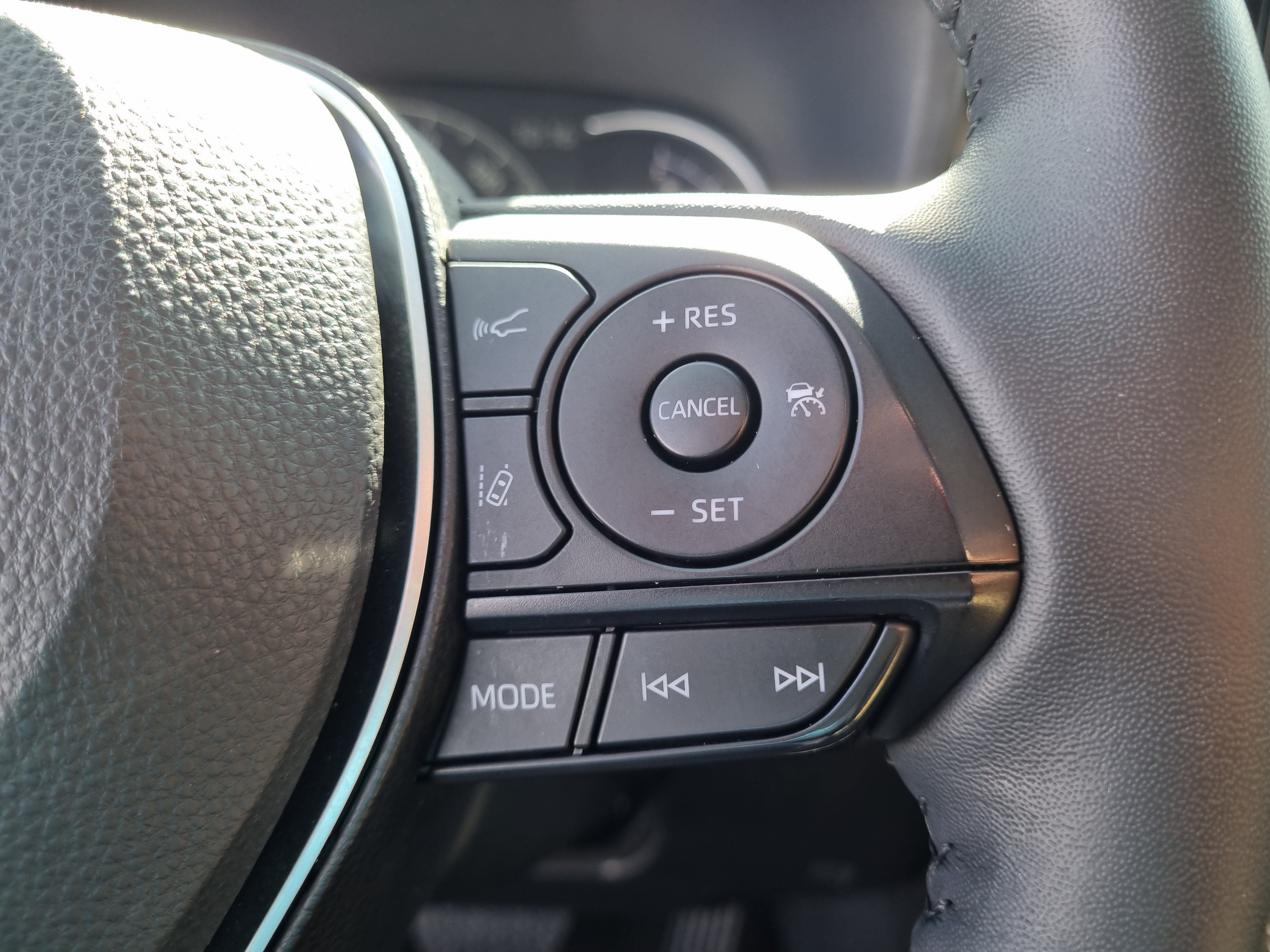 2025 Toyota RAV4 Hybrid XLE Premium