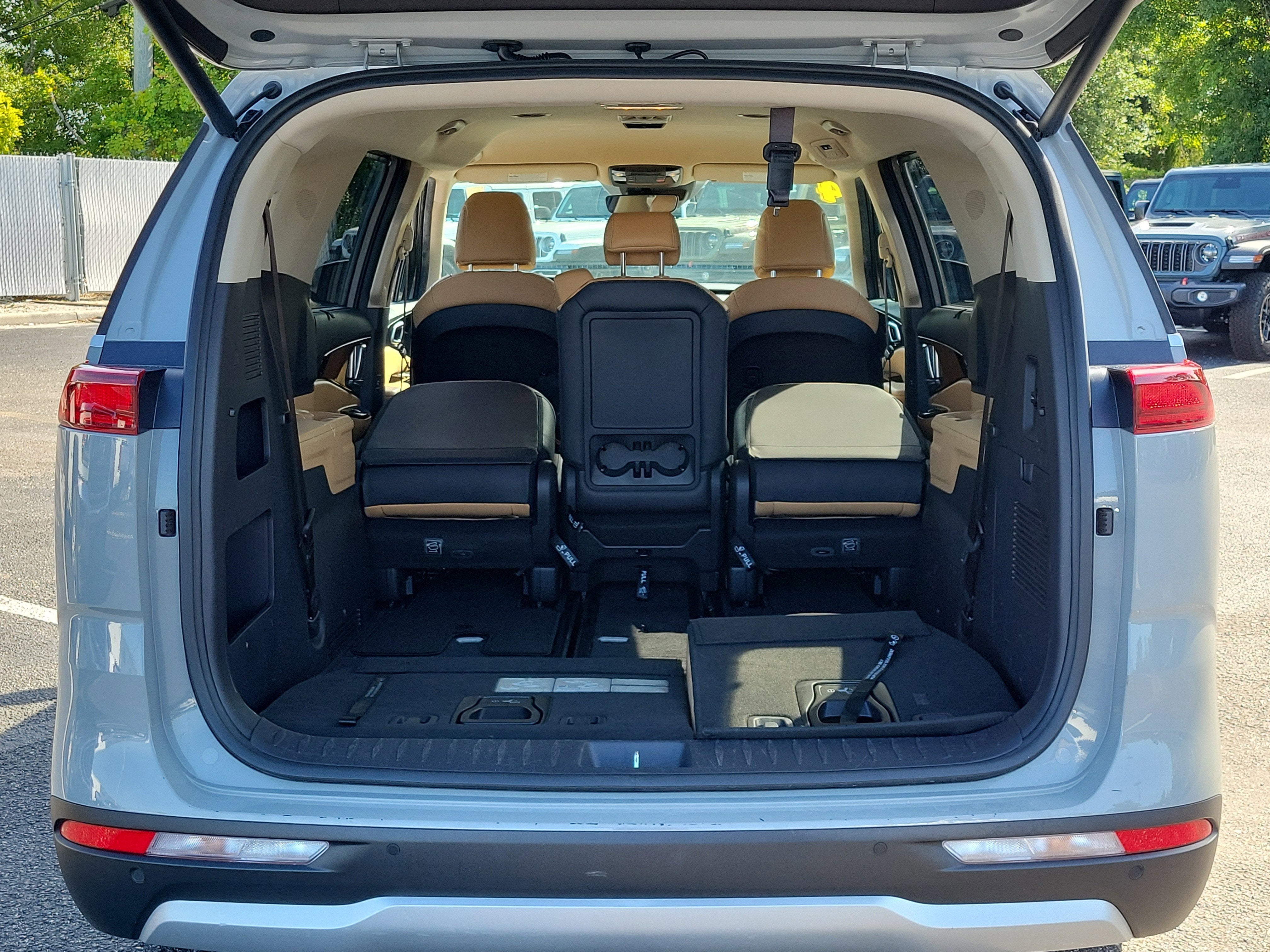 2024 Kia Carnival EX