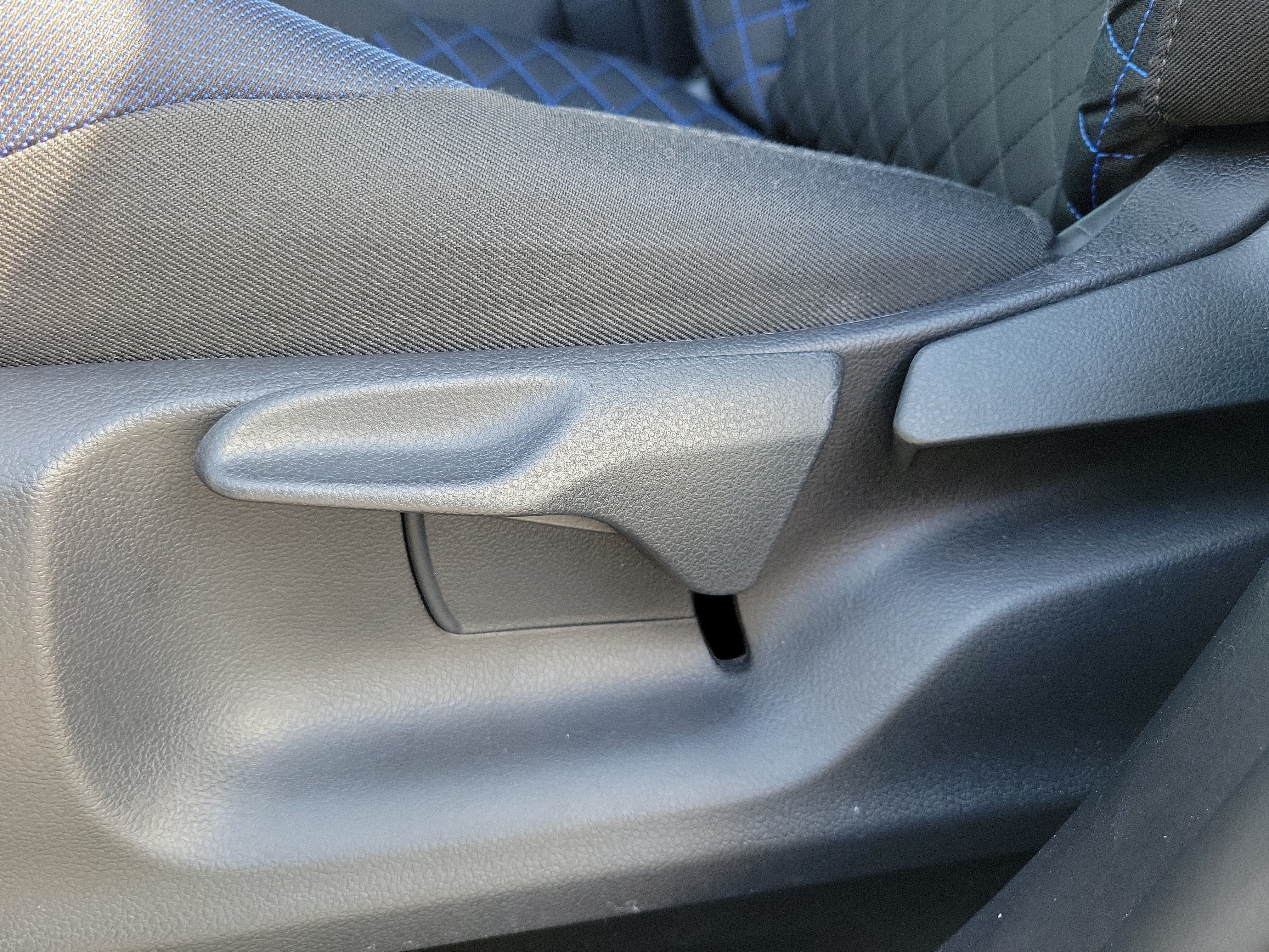 2022 Toyota C-HR XLE