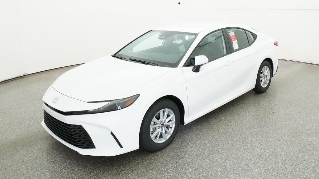 2026 Toyota Camry LE Hybrid's photo