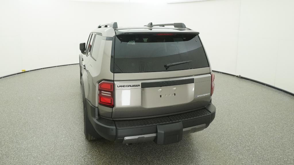 2026 Toyota Land Cruiser 4WD (Natl)