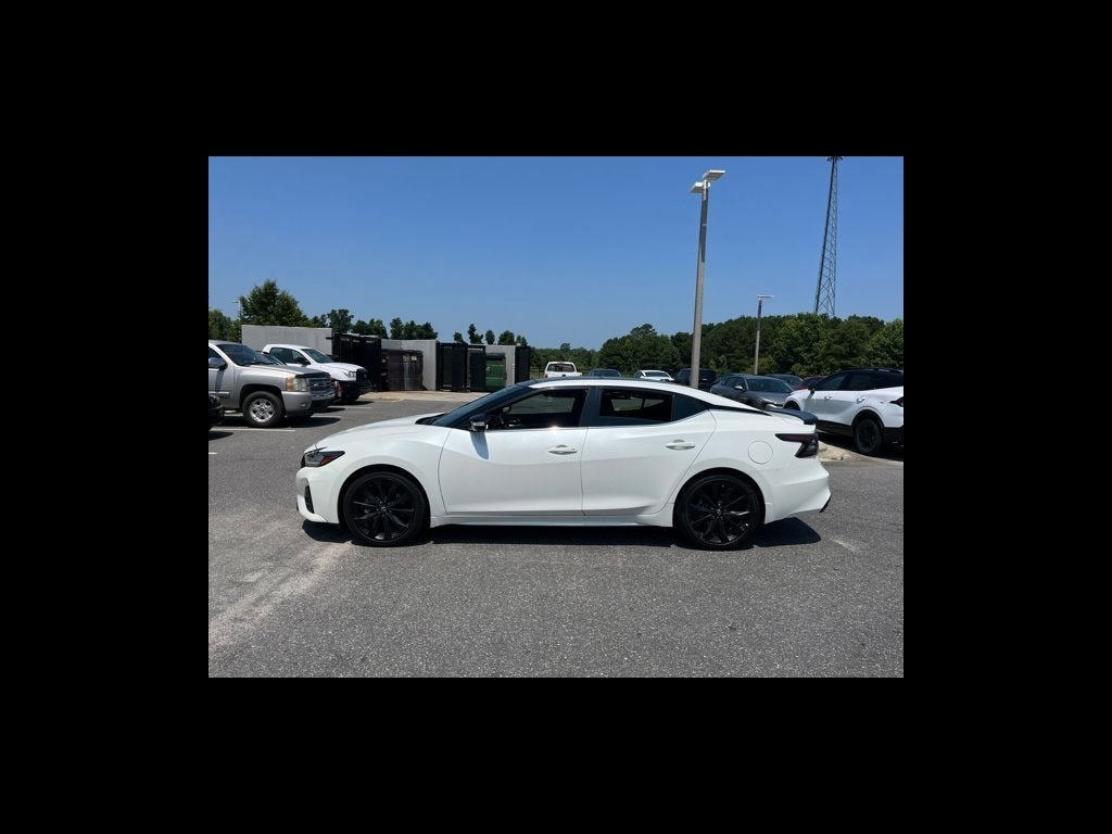 2023 Nissan Maxima SR