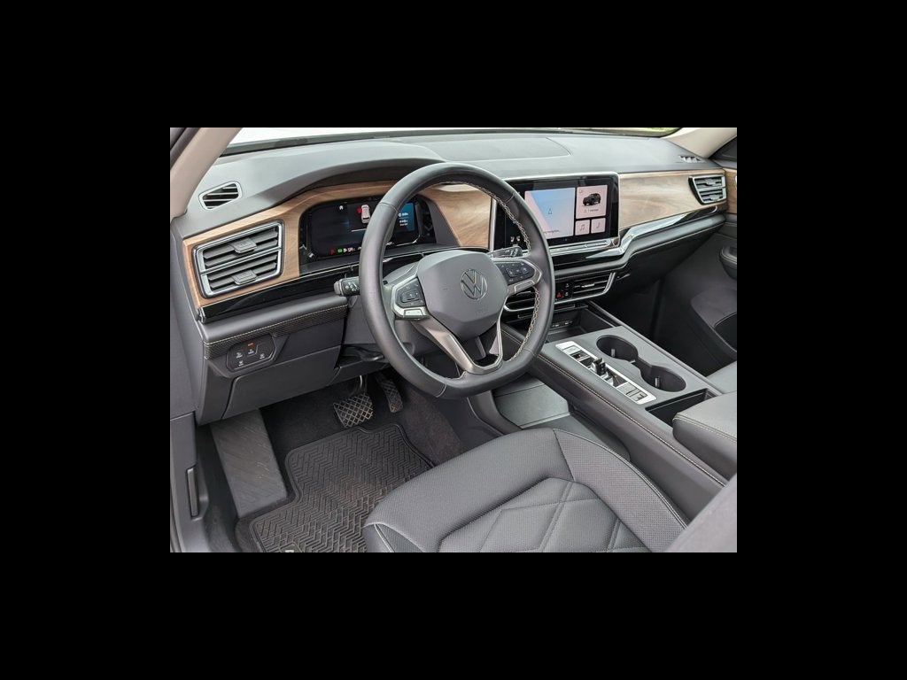 2024 Volkswagen Atlas 2.0T SE