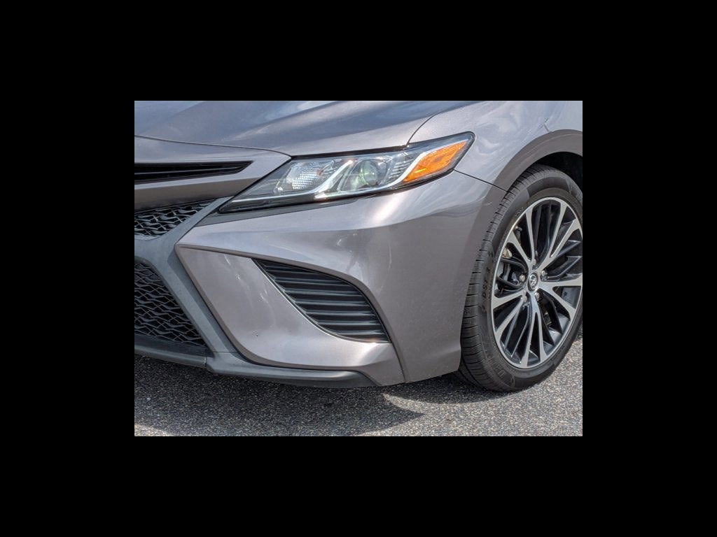 2018 Toyota Camry Hybrid LE
