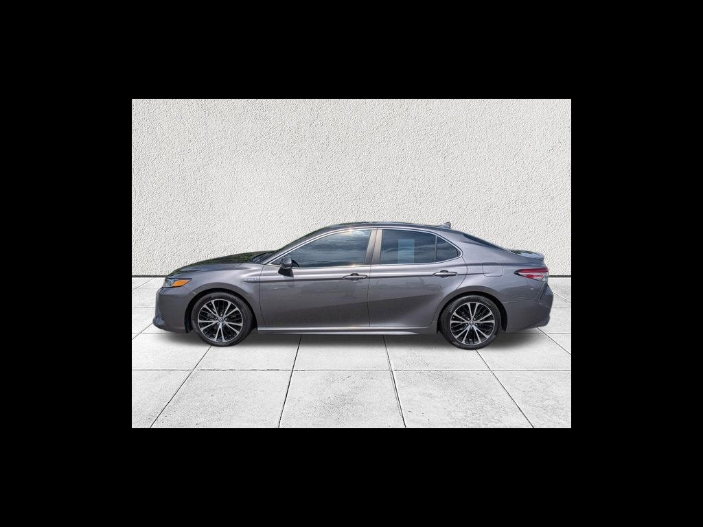 2018 Toyota Camry Hybrid LE