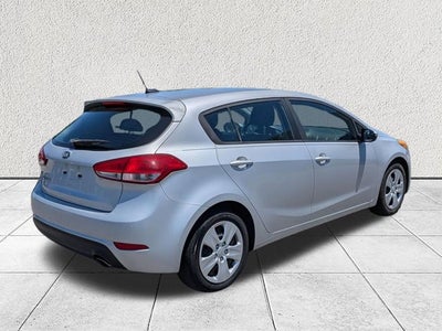 2016 Kia Forte 5-Door LX