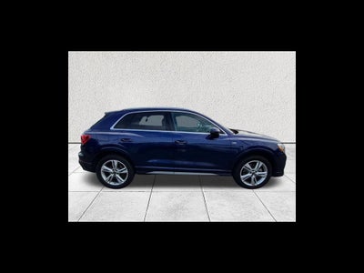 2022 Audi Q3 S line Premium