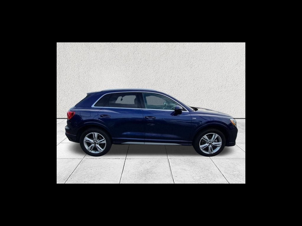 2022 Audi Q3 S line Premium