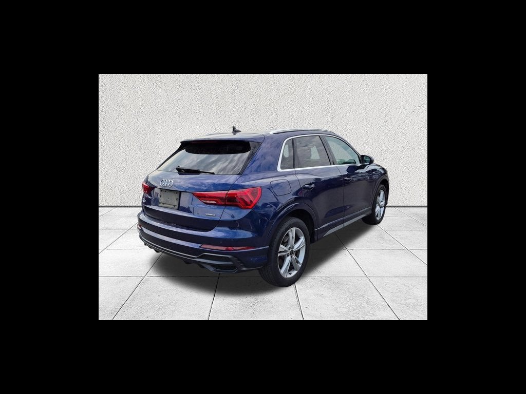 2022 Audi Q3 S line Premium