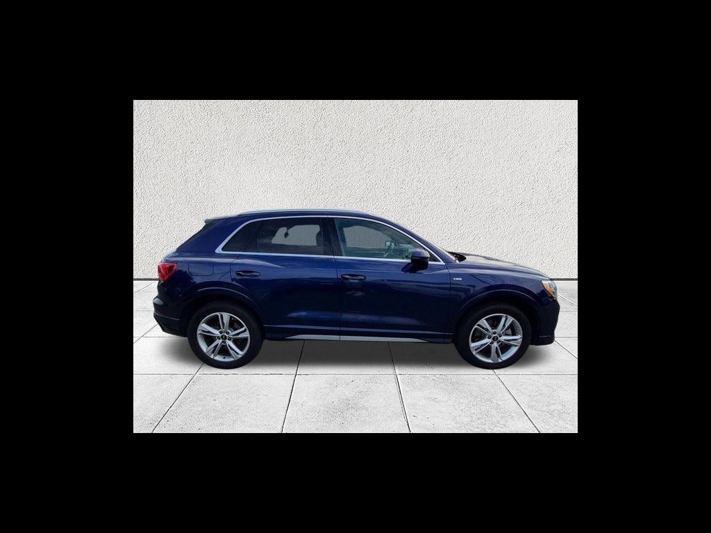 2022 Audi Q3 S line Premium