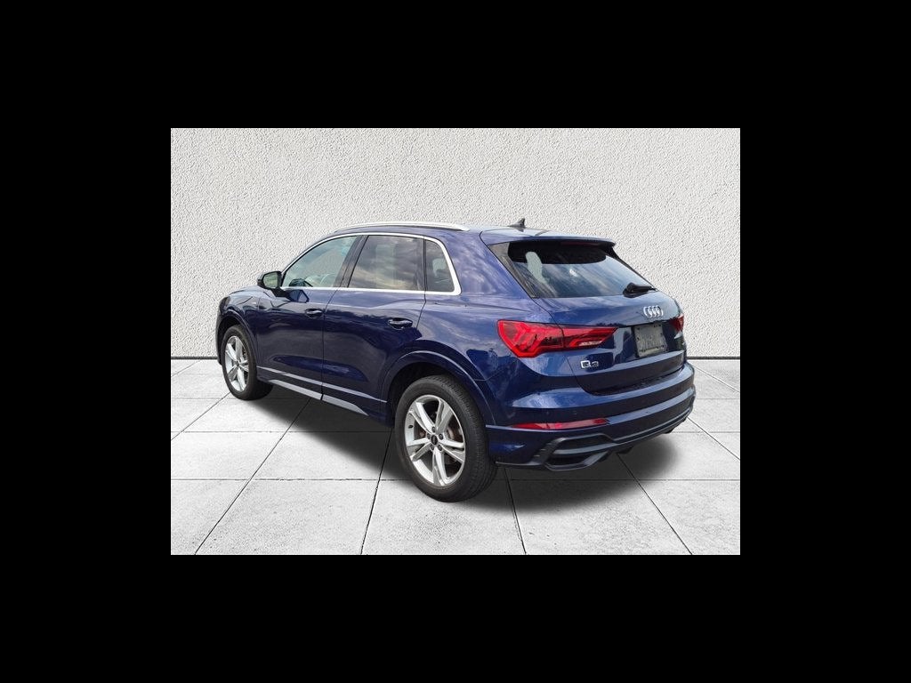 2022 Audi Q3 S line Premium