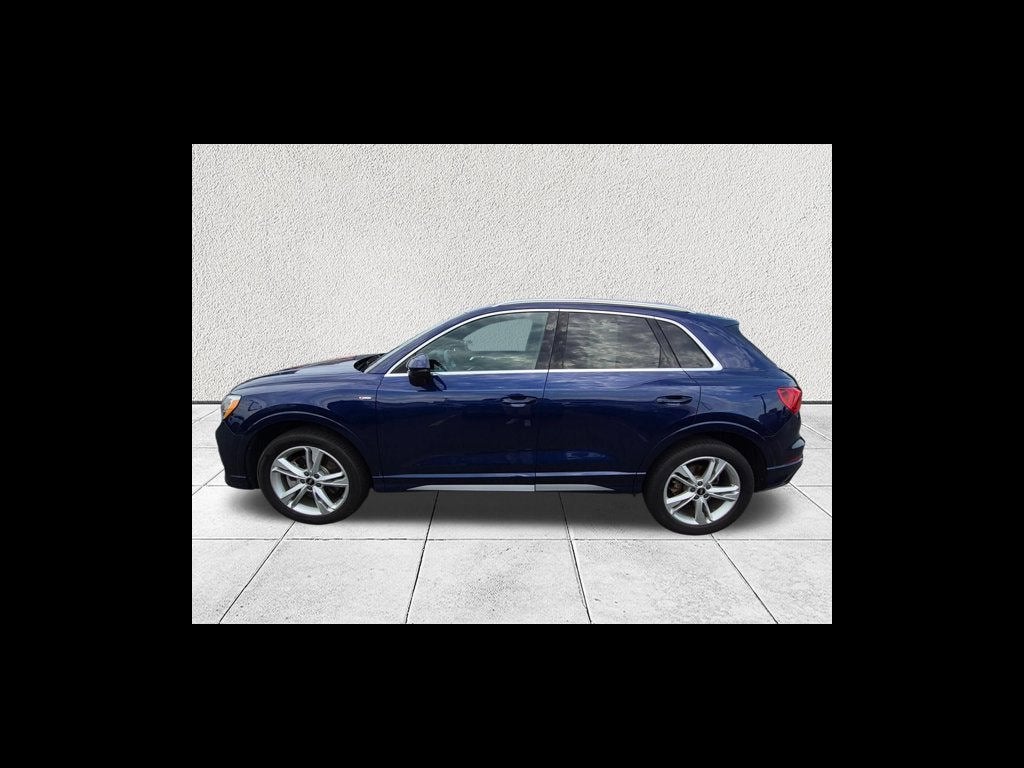 2022 Audi Q3 S line Premium