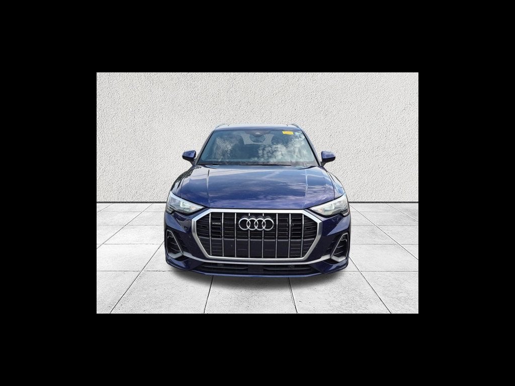 2022 Audi Q3 S line Premium