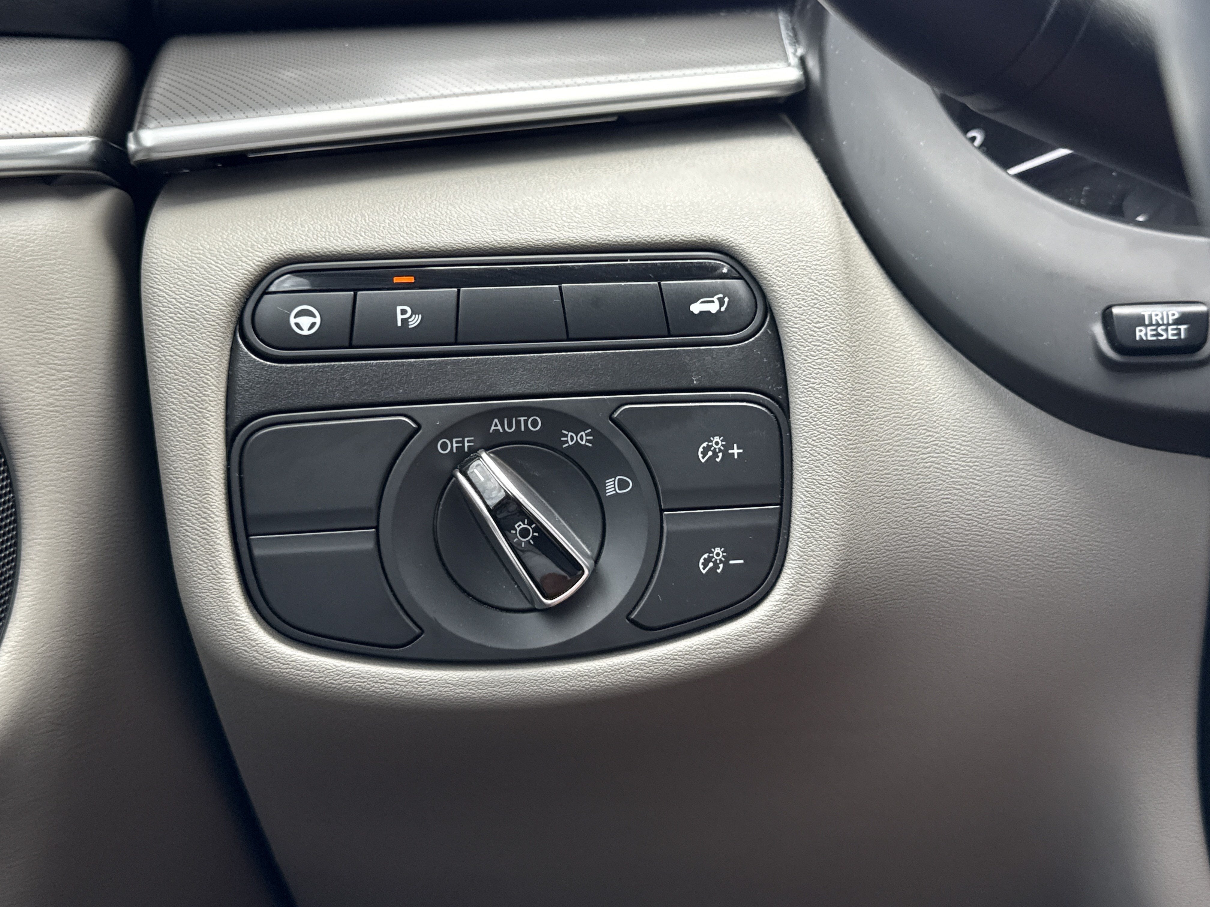 2023 INFINITI QX50 LUXE