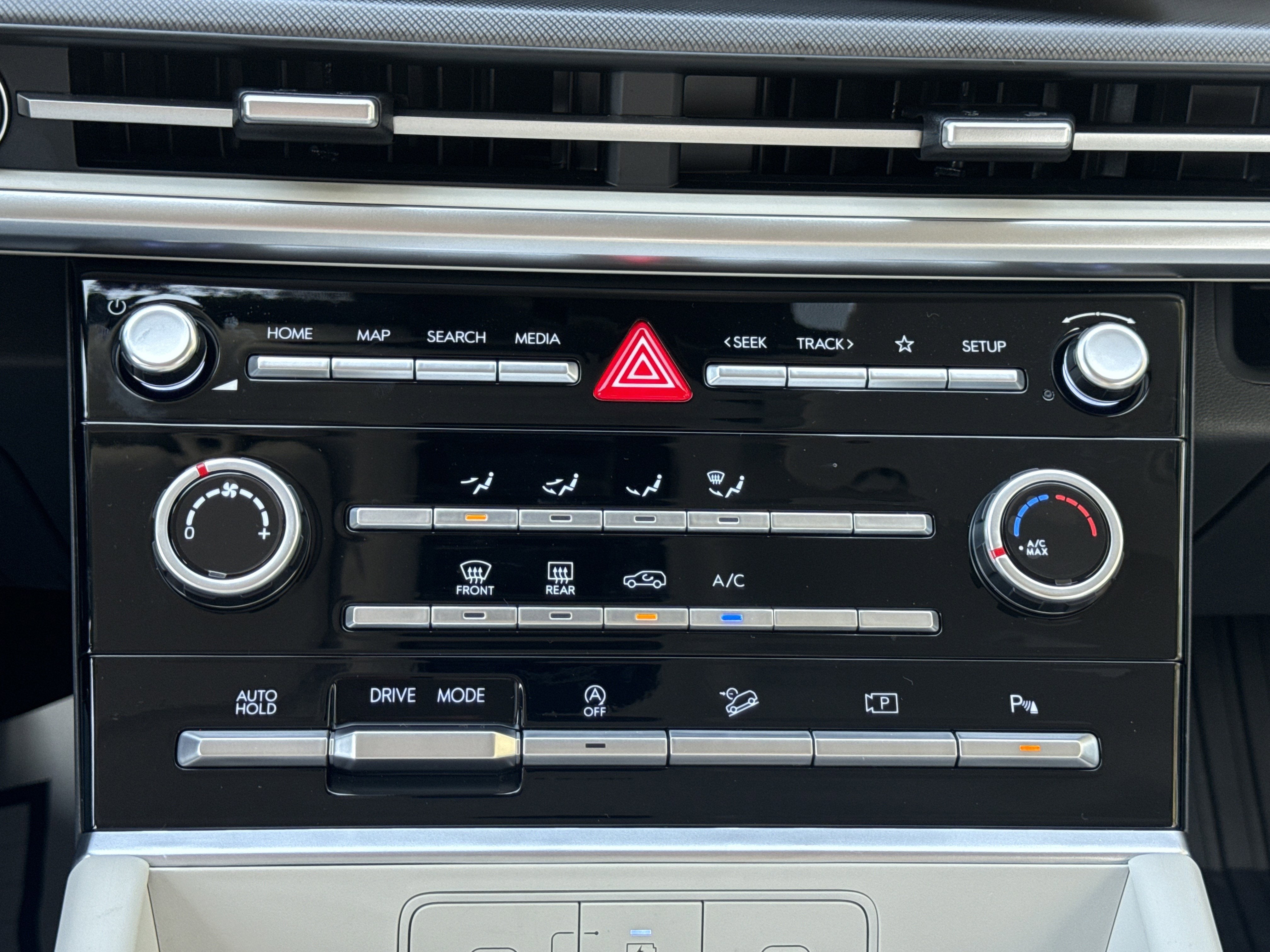 2026 Hyundai Santa Fe SE