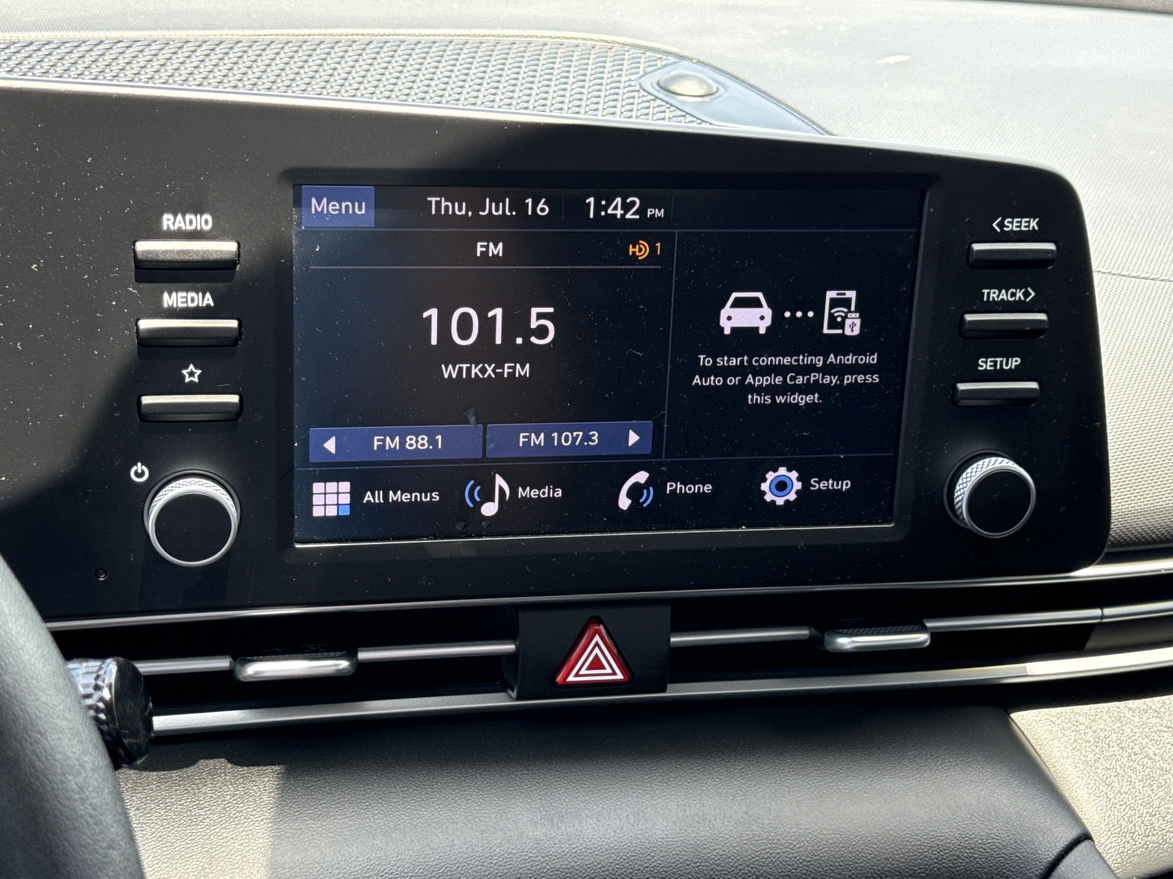 2025 Hyundai Elantra SE