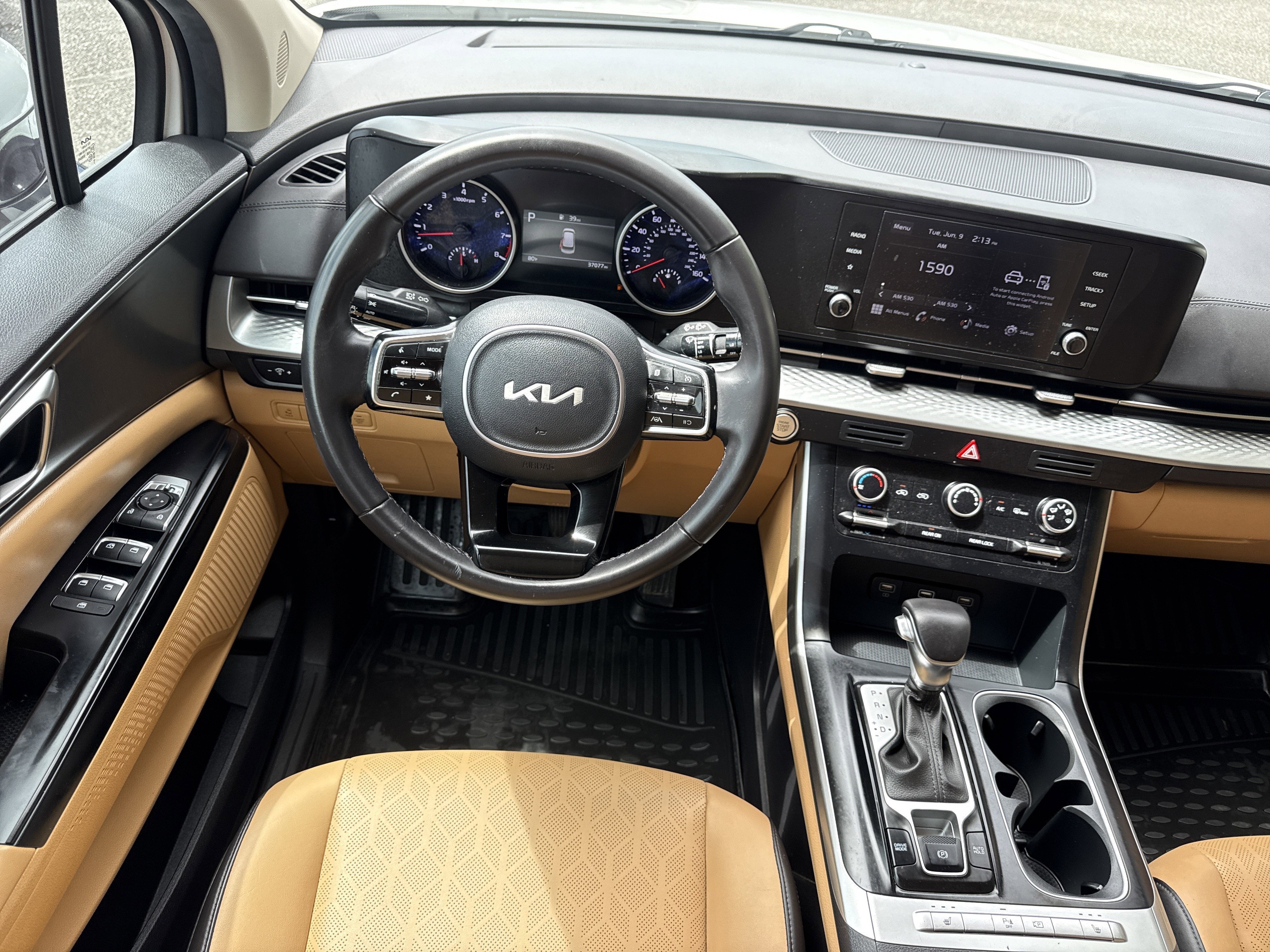 2024 Kia Carnival LX