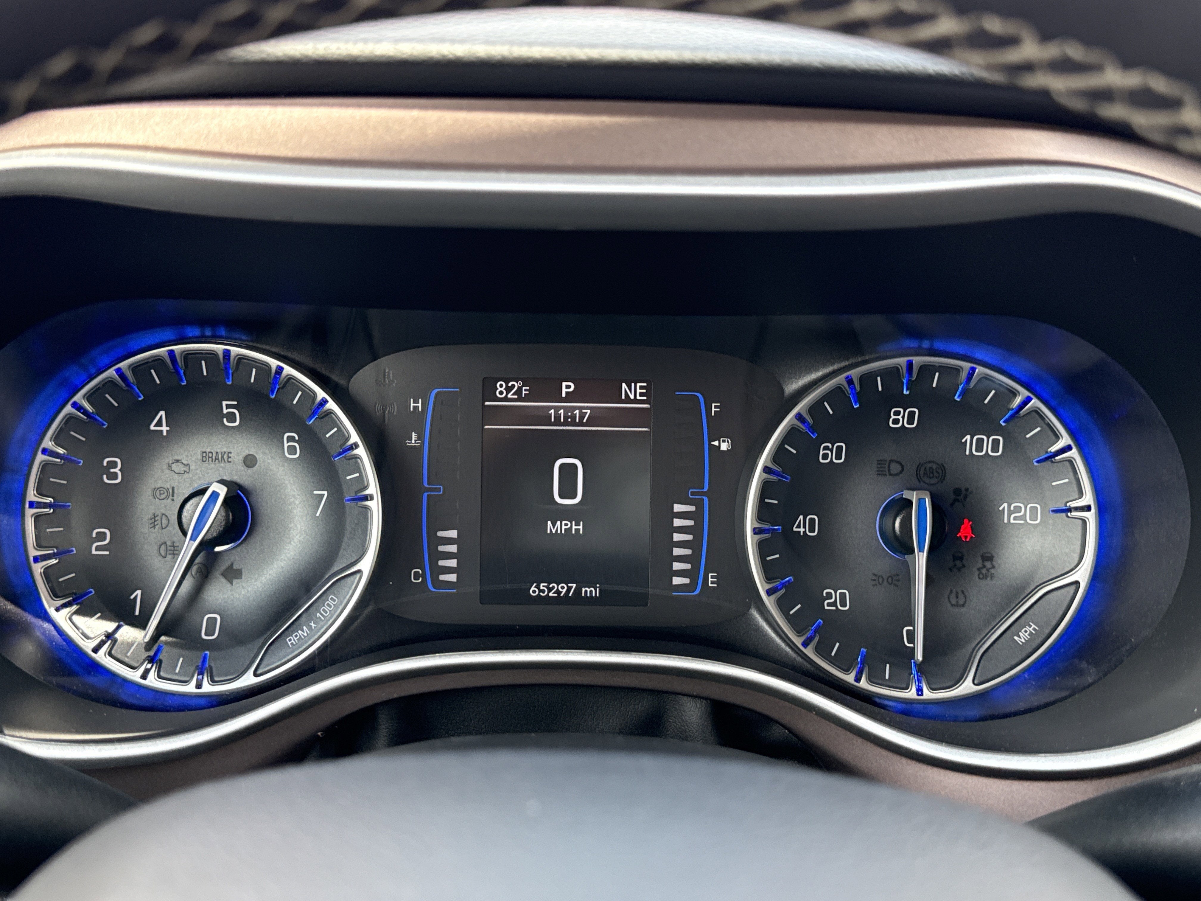 2023 Chrysler Voyager LX