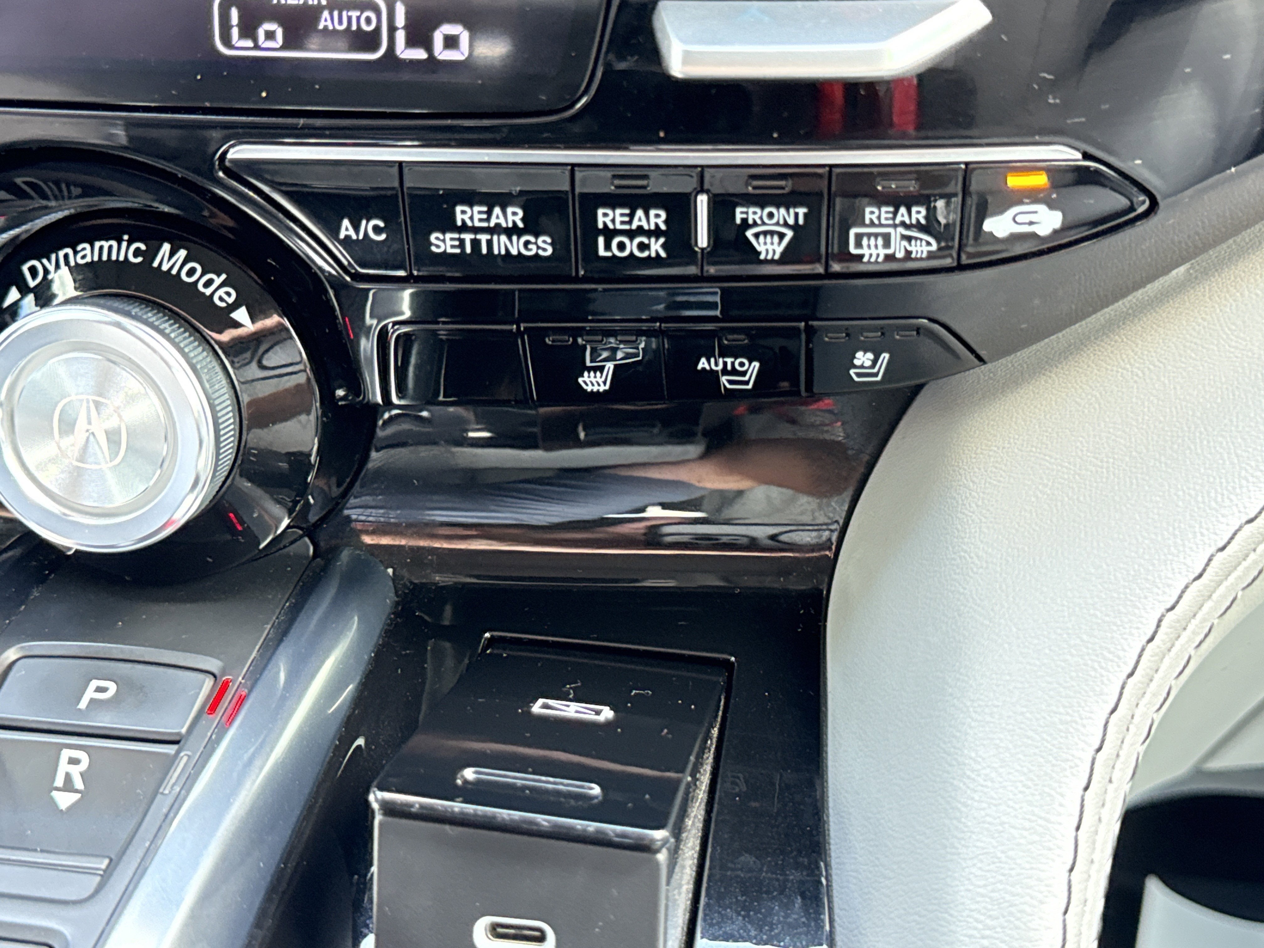 2022 Acura MDX w/Advance Package