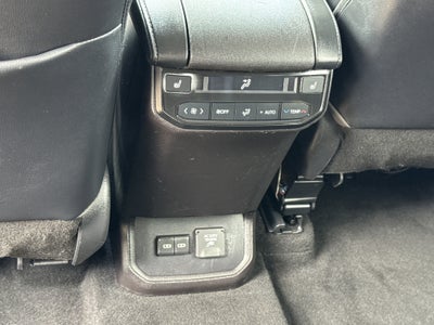 2022 Toyota Highlander Hybrid Platinum