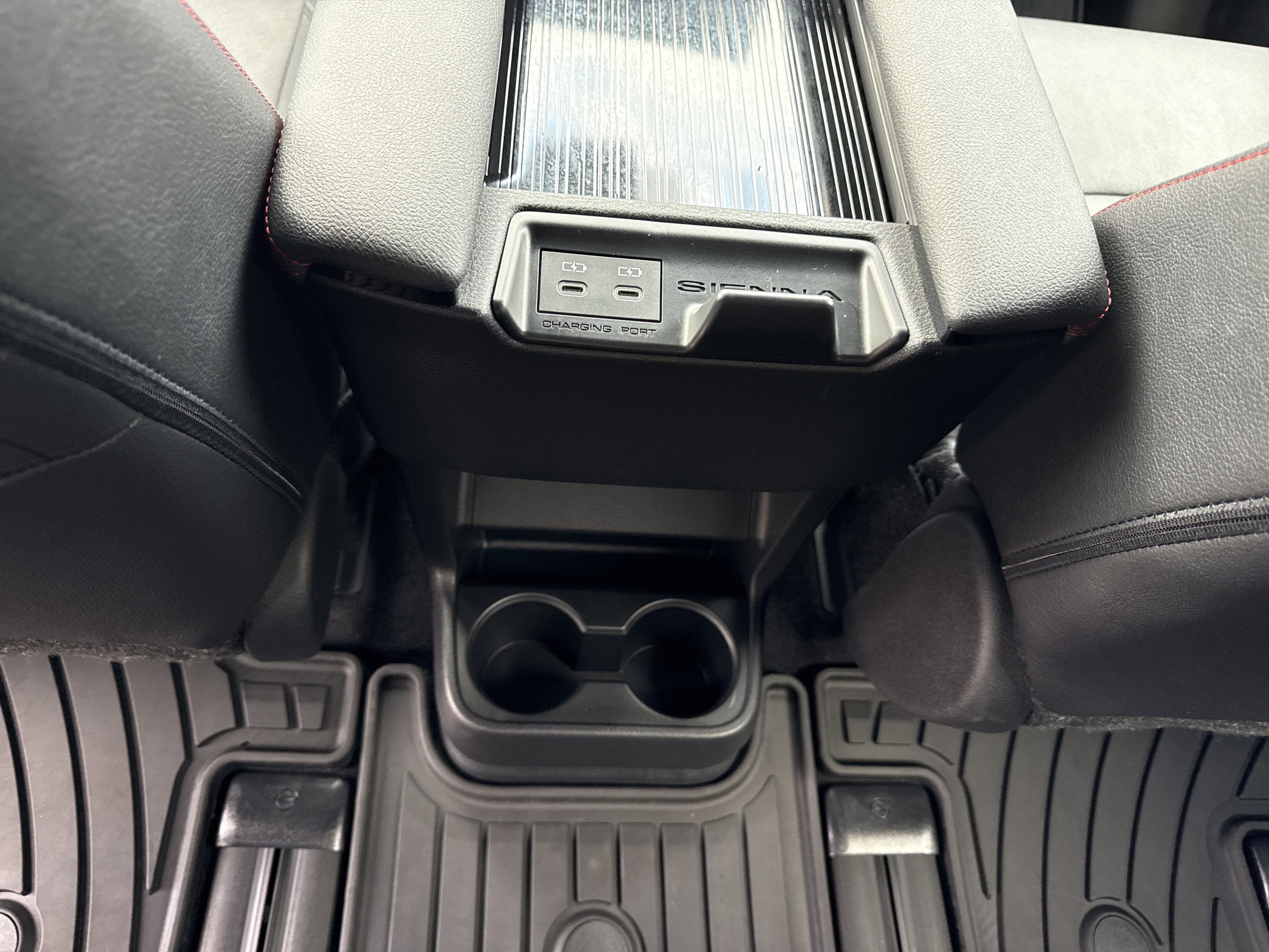 2025 Toyota Sienna XSE