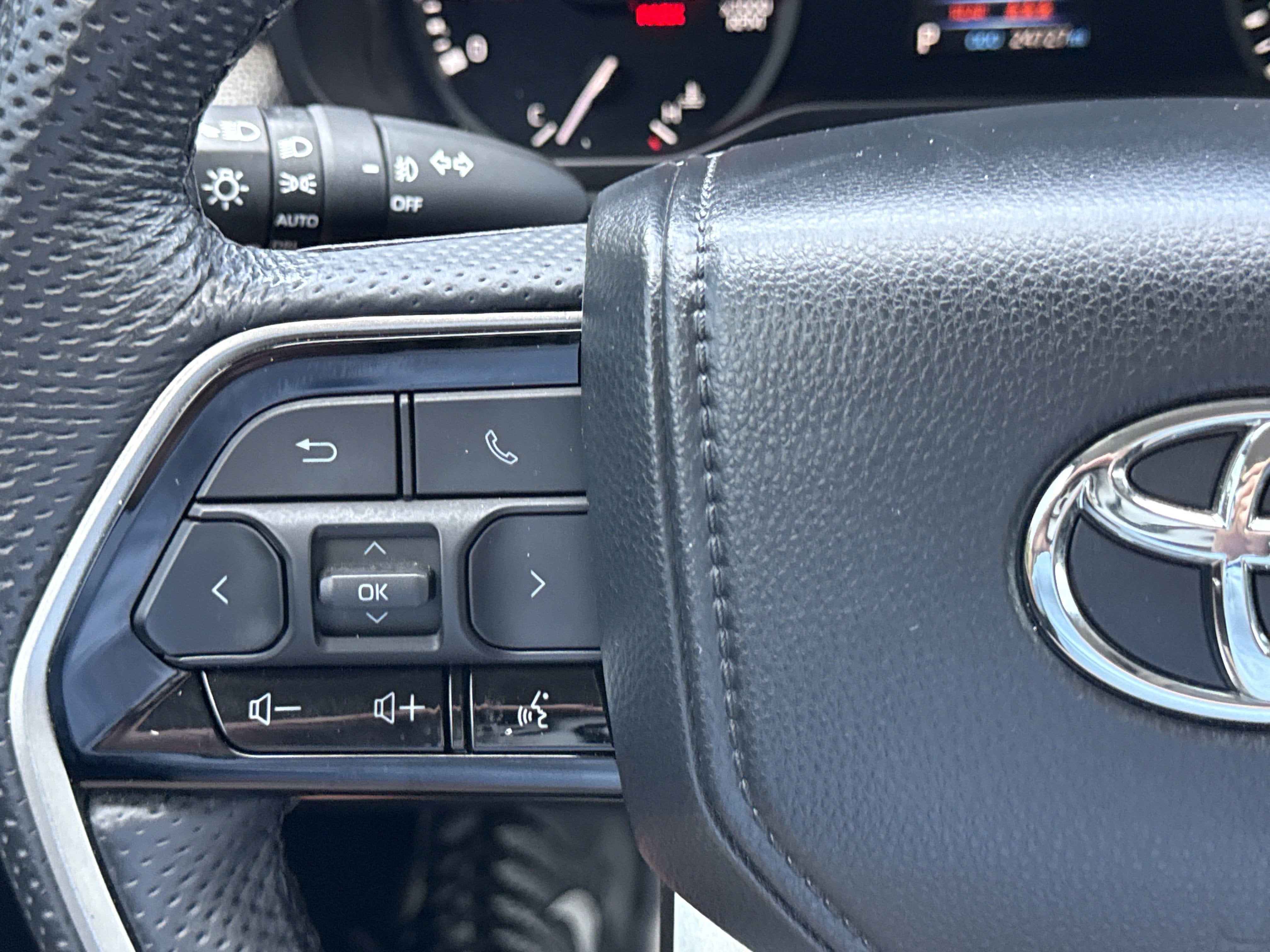 2024 Toyota Tundra 4WD SR5