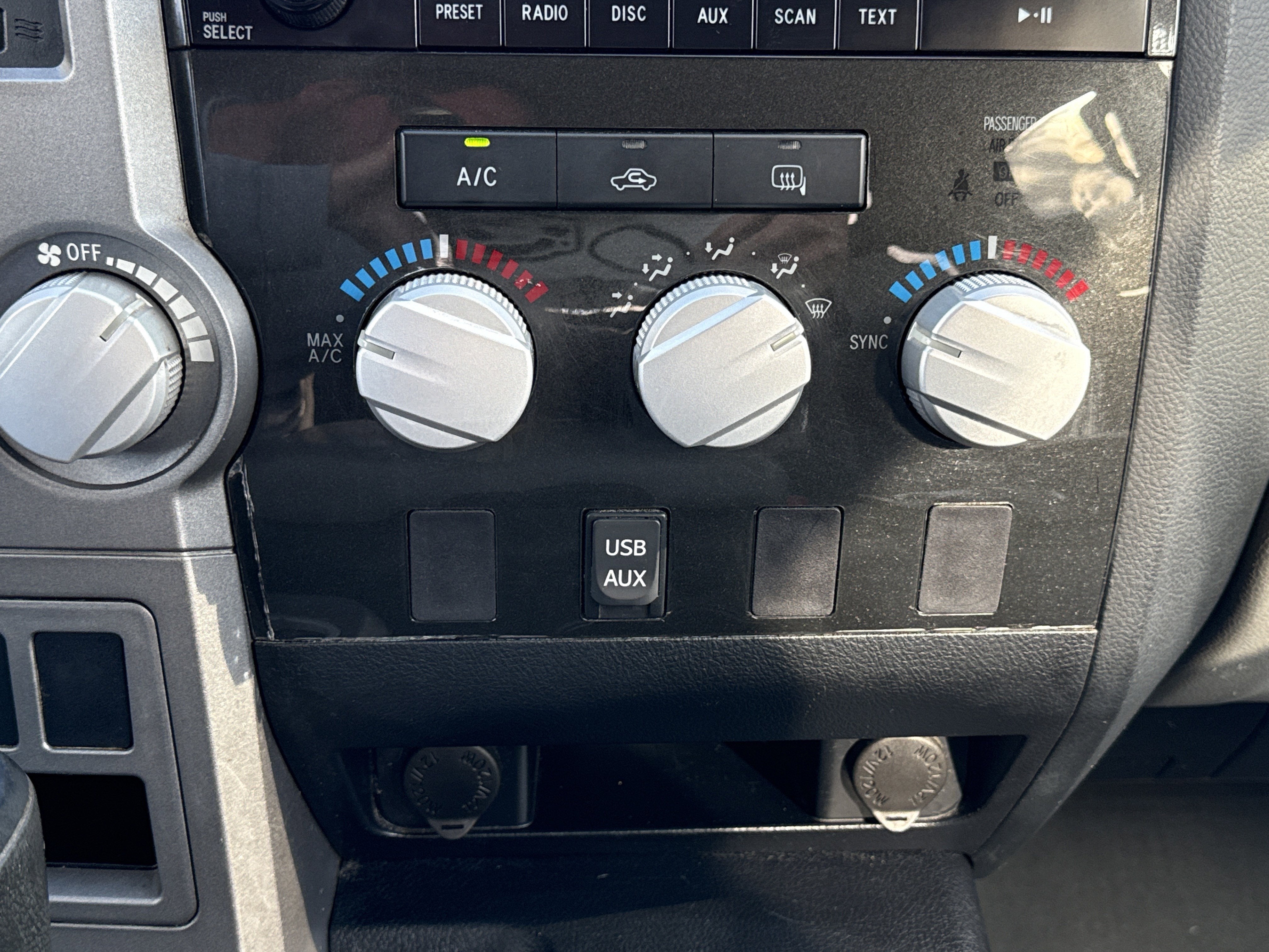 2011 Toyota Tundra 4WD Truck Grade